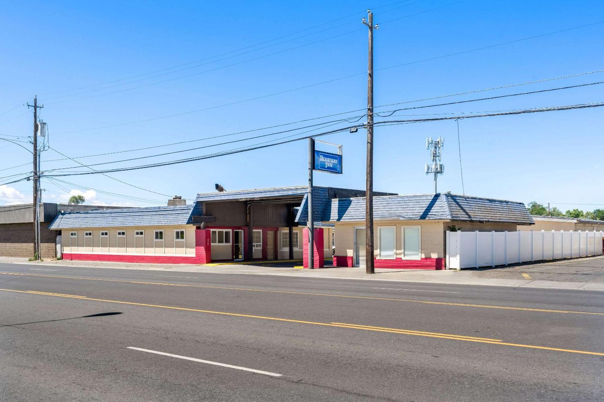 Rodeway Inn Hermiston - Umatilla Екстериор снимка