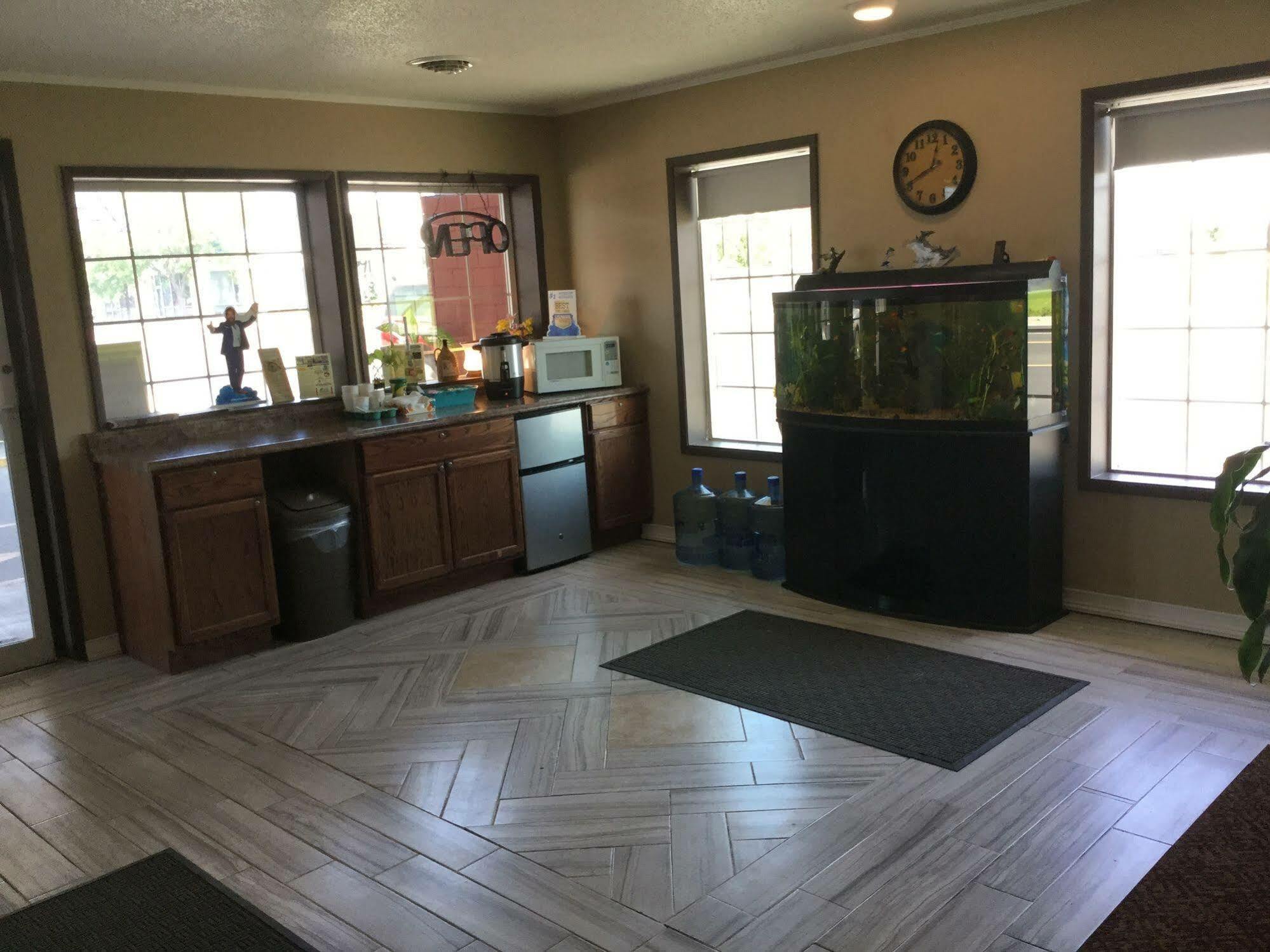 Rodeway Inn Hermiston - Umatilla Екстериор снимка